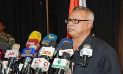 رئيس الوزراء يشيد بصحيفتي 26 سبتمبر واليمن