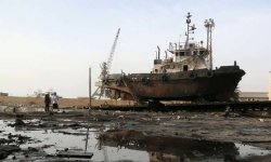 قرصنة العدوان لسفن المشتقات النفطية تجبرها على أن تعود أدراجها