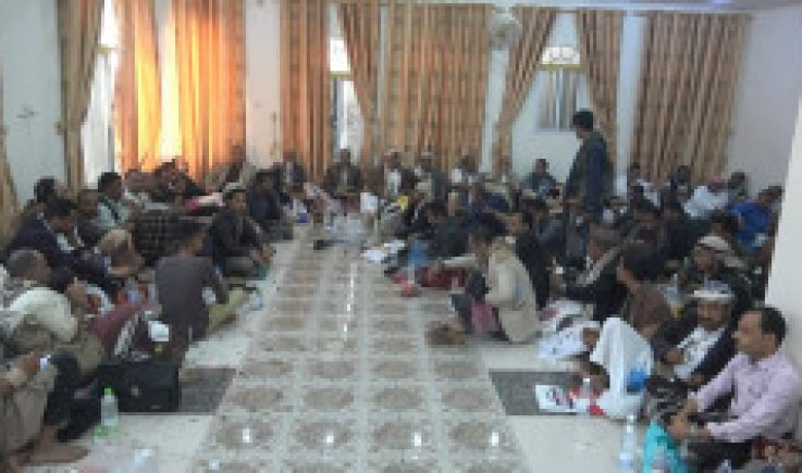 مشايخ ووجهاء مقبنة بتعز يؤكدون الحرص على تحرير مناطق المحافظة