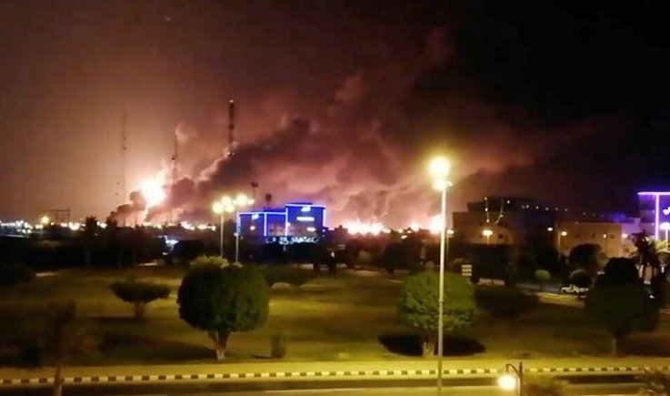 صحيفة فرنسية: الهجمات العسكرية المفاجئة للجيش اليمني تصيب السعودية بالصدمة والذلّ
