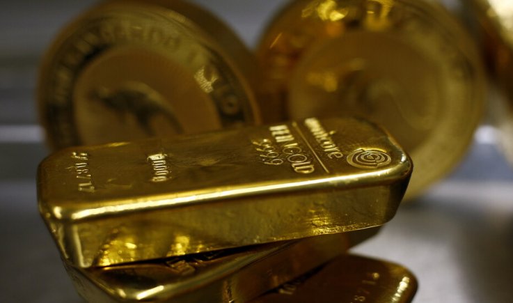 الذهب يتراجع إلى أدنى مستوى