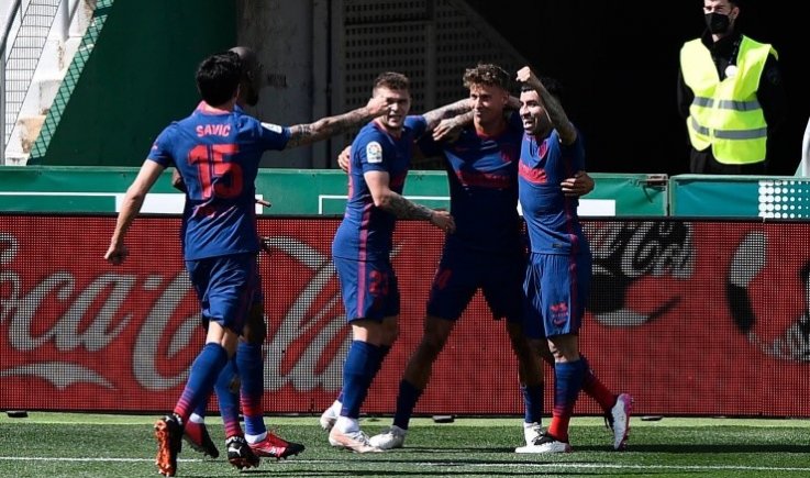اتلتيكو مدريد يفوز على إلتشي ليعزز صدارته للدوري الاسباني