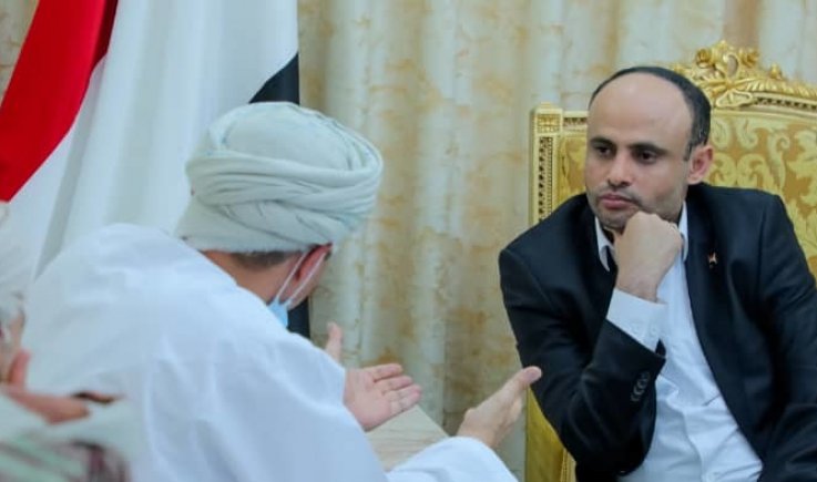 الرئيس المشاط يلتقي وفد المكتب السلطاني العماني