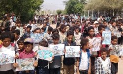 مسيرة لأطفال تعز تندد بالقرار الأممي