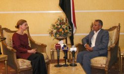 وزير النقل يلتقي نائب رئيس لجنة تنسيق إعادة الإنتشار بالحديدة