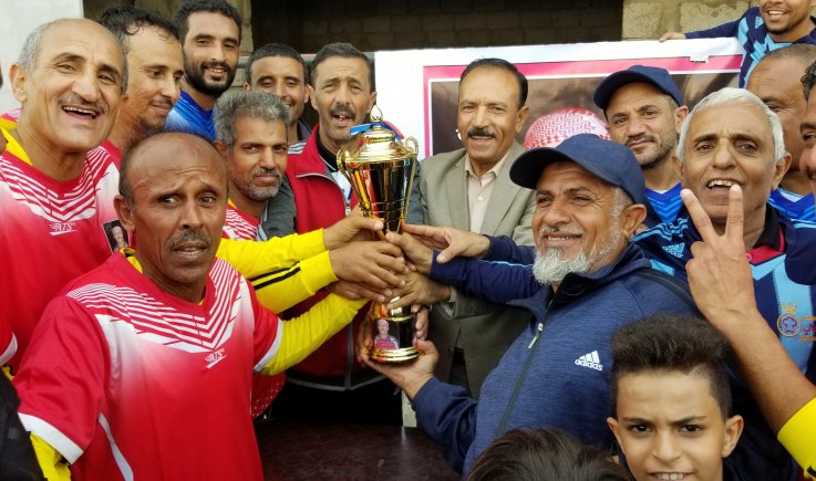 نجوم الزمن الجميل يفوز بكأس أربعينية الفقيد الشرعبي