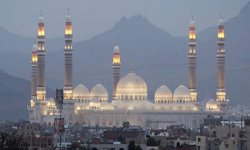 إغلاق ٦٩ محلا تجاريا بأمانة العاصمة
