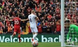 ليفربول يتغلب على بيرنلي 2-صفر ضمن الدوري الإنجليزي لكرة القدم