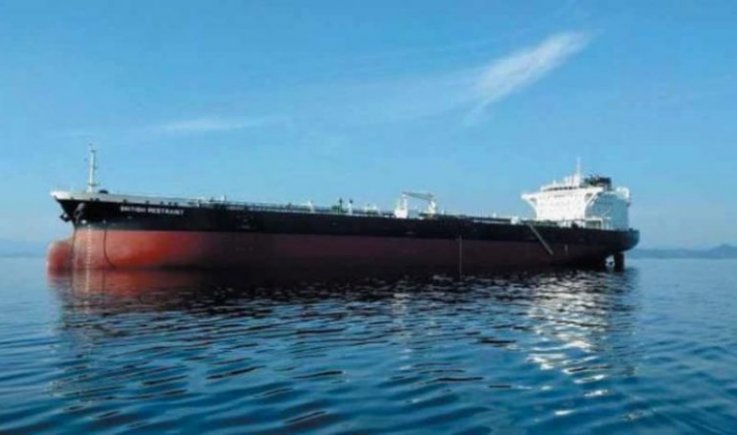 العدوان السعودي يحرم اليمن من السفن النفطية القادمة إليه