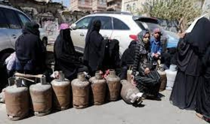 تعز اشتداد أزمة الغاز المنزلي في مناطق سيطرة قوى الاحتلال 