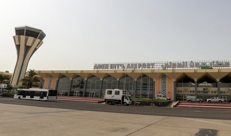 انفجار سيارة مفخخة في مطارعدن وسقوط ضحايا