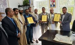 مؤسسة الشهداء تكرم مستشفى 22 مايو بضلاع همدان