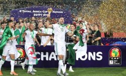 مدرب منتخب الجزائر "بطل كأس العرب" يكشف عن قائمته لكأس أمم إفريقيا