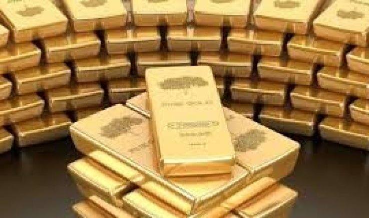 انخفاض أسعار الذهب مع صعود الدولار وبعد سلسلة من المكاسب