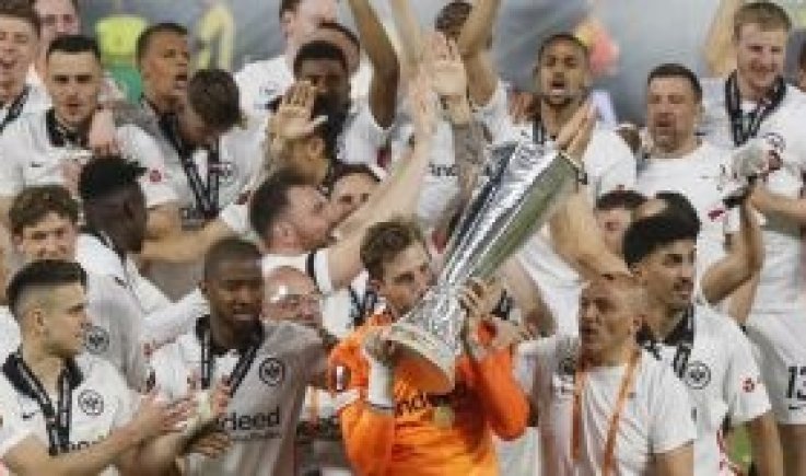 فرانكفورت يحرز لقب الدوري الأوروبي على حساب رينجرز