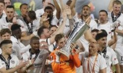 فرانكفورت يحرز لقب الدوري الأوروبي على حساب رينجرز
