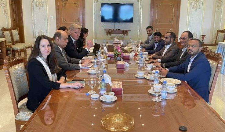 احتدام النقاش في مسقط حول المرتبات: صنعاء تكاشف المبعوث الاممي وتنتظر ردا