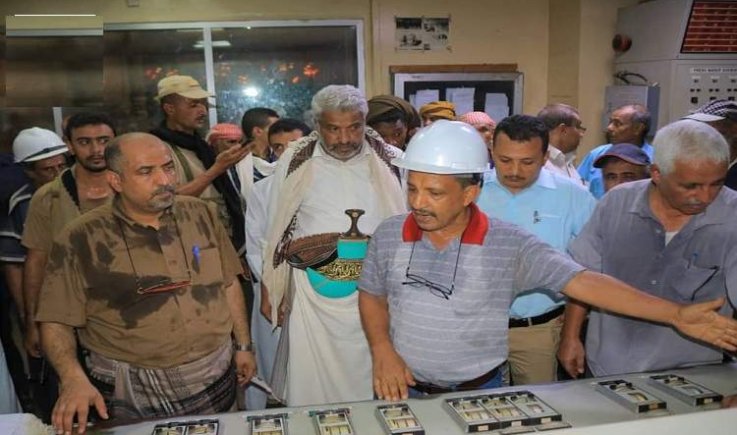 قحيم يتفقد سير العمل بمحطة رأس كتنيب الكهربائية