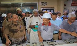 قحيم يتفقد سير العمل بمحطة رأس كتنيب الكهربائية