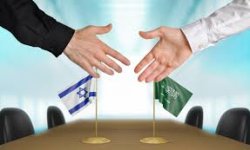 بخطوات جديدة ومتسارعة.. نظام آل سعود يفتح أبواب التطبيع العلني مع كيان العدو الصهيوني
