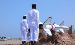 وعد الآخرة".. الكشف عن صاروخ يمني بر – بحر من طراز "فالق 1"