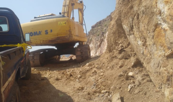 ابناء شهارة يدشنون العمل في طريق قرية المغربة العليا 