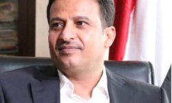 العزي: لا مساومة في المرتبات