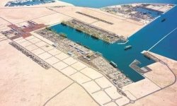 ميناء قنا يصاب بالشلل بعد عملية صنعاء العسكرية لوقف تهريب النفط الخام