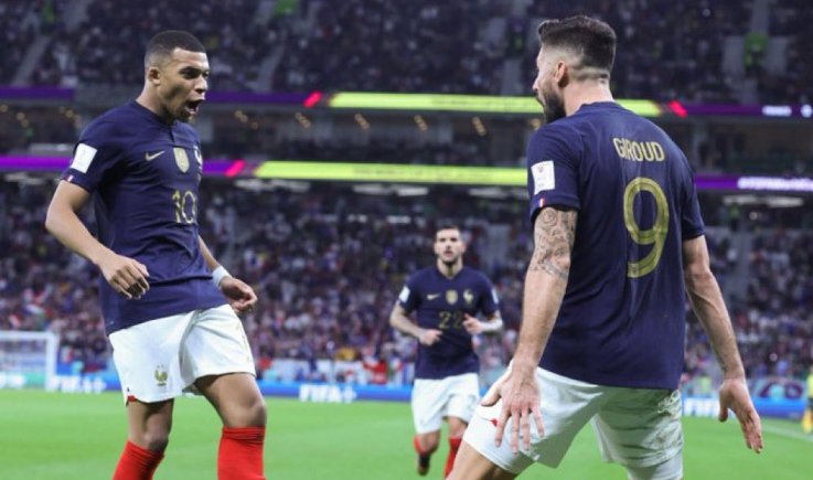 فرنسا تتأهل لربع نهائي كأس العالم 2022