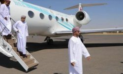وفد عُماني يصل العاصمة صنعاء لبحث آخر التطورات