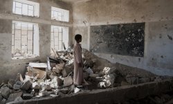 العدوان والحصار يحرمان 8 ملايين و 400 ألف طفل من التعليم في اليمن