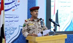 وزير الدفاع : على تحالف العدوان اغتنام الفرصة التي منحها لهم قائد الثورة قبل فوات الأوان