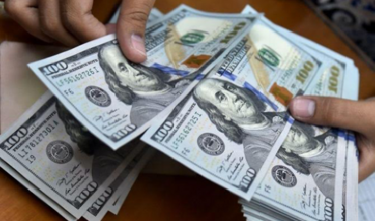 استقرار الدولار الأمريكي مدعومًا بمؤشرات إيجابية لأوضاع الائتمان