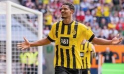 الدوري الألماني: بوروسيا دورتموند ينتزع الصدارة ويقترب من التتويج باللقب