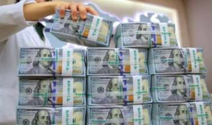 موسكو: هيمنة الدولار ستنتهي قريباً مع صعود اليوان الصيني