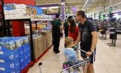 روسيا تسجل ثالث انخفاض بأسعار الغذاء فيما تعاني أوروبا من تضخم غير مسبوق