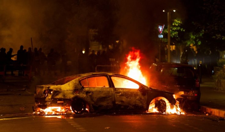 إلغاء حجوزات سياحية في فرنسا جراء الاضطرابات