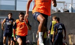 بيلينجهام يفاجئ لاعبي ريال مدريد في المران الأول