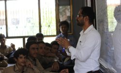 صنعاء تعلن صرف حافز ثلاثة أشهر متتالية للمعلمين