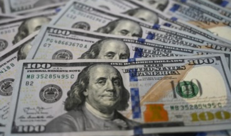 هبوط الدولار بعد تخفيض التصنيف الائتماني للولايات المتحدة