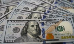 هبوط الدولار بعد تخفيض التصنيف الائتماني للولايات المتحدة