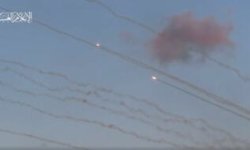 المقاومة الفلسطينية تدكّ تحشيدات العدو الصهيوني العسكرية بالصواريخ
