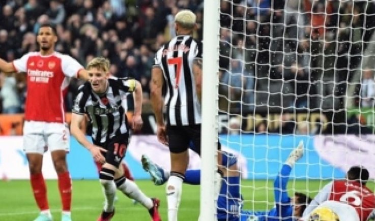 الدوري الإنجليزي: نيوكاسل يُلحق بأرسنال أول هزيمة بهدف وحيد هذا الموسم