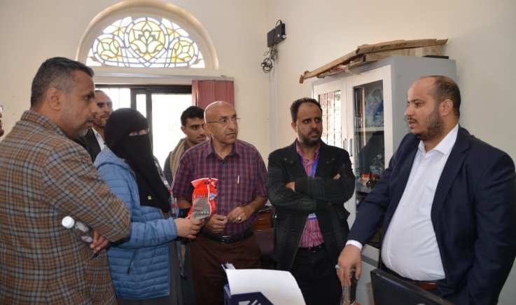 وزير الصناعة يشيد بمستوى تنفيذ قرارات مقاطعة البضائع الامريكية