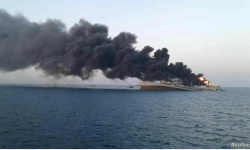 قائد الثورة : البوارج الأمريكية ستكون هدفا لصواريخنا