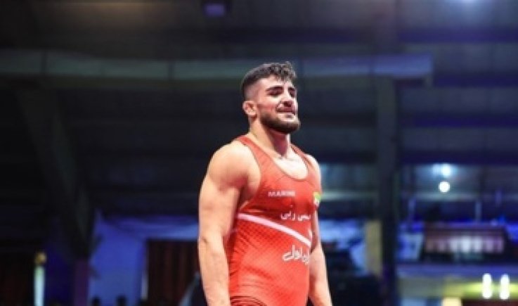 الإيراني "عظيمي" يفوز بذهبية مسابقات بلغاريا الدولية للمصارعة