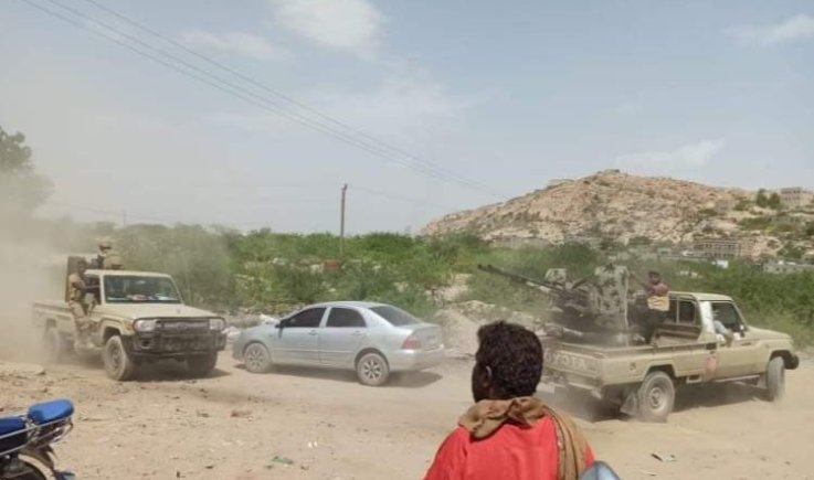 بالتزامن مع تحركات أمريكية بشأن ملف القضية الجنوبية.. تصعيد عسكري متبادل بين الانتقالي وتنظيم القاعدة في أبين 