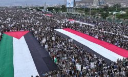 خروج يمني مليوني في مسيرة (لا عزة لشعوب الأمة دون الانتصار لغزة)