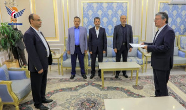 الرئيس المشاط يتسلم أوراق اعتماد سفير إيران لدى اليمن