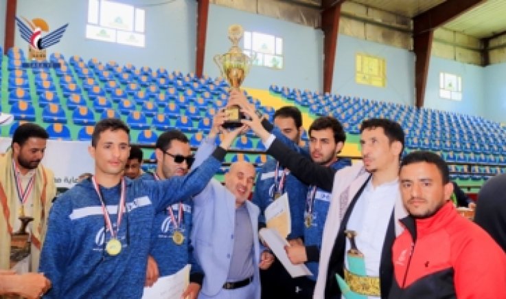 نائب وزير الشباب يكرم الفائزين في بطولة كرة الهدف للمكفوفين بأمانة العاصمة